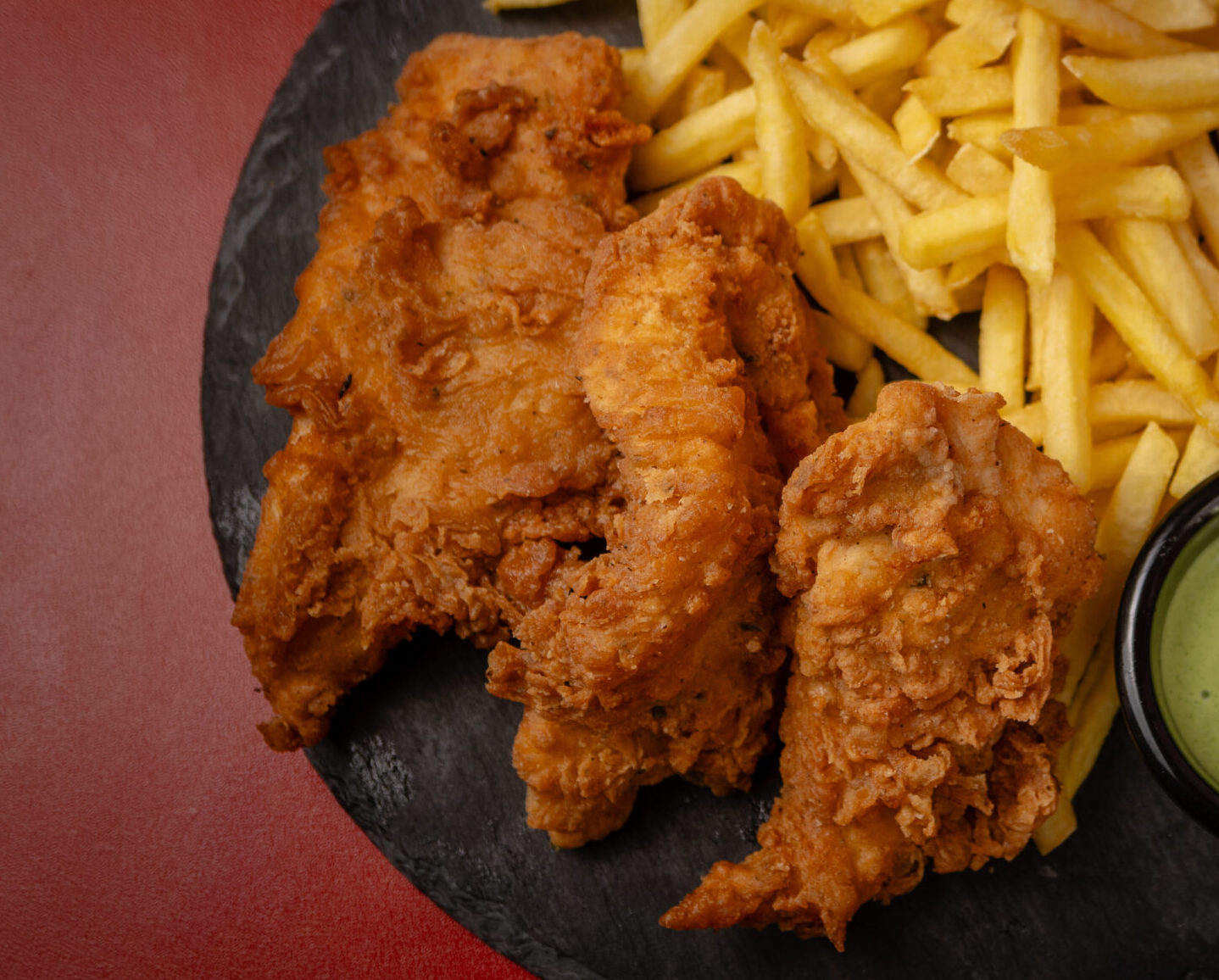 Promo 4 : 3 tenders con papas fritas y una salsa a eleccion , bebida 220 cc